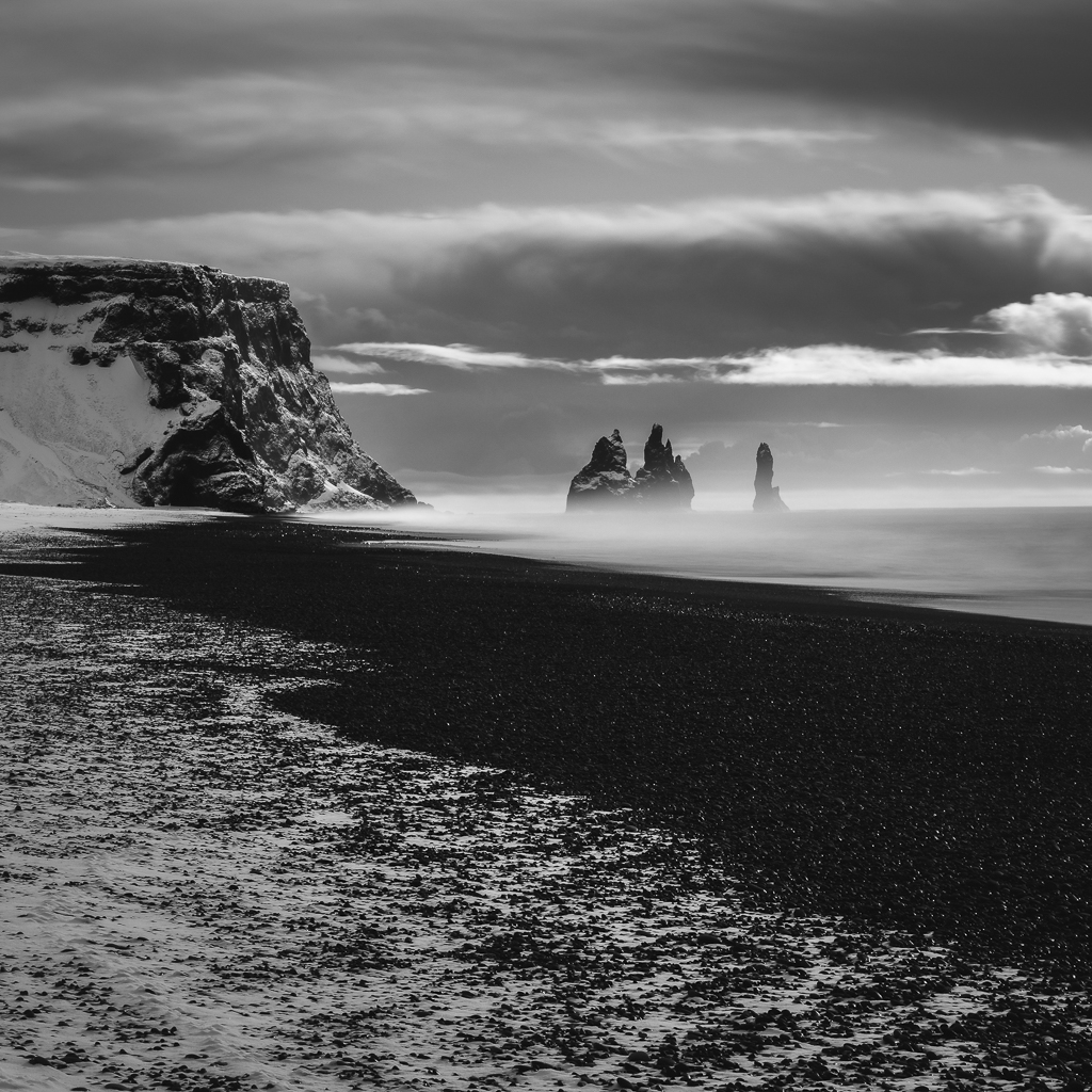 so07 Guenther Reissner Black Beach